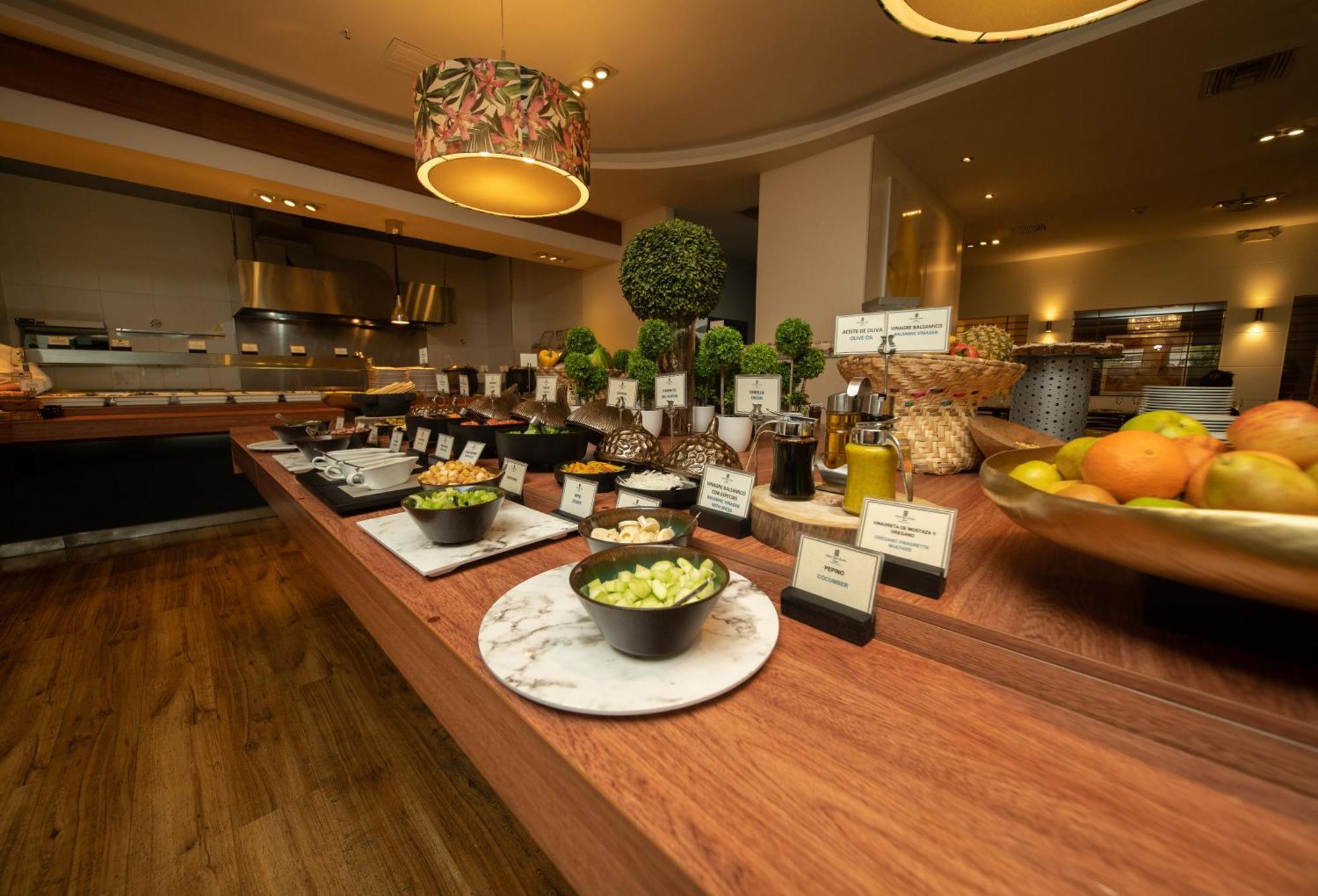 Hotel Dann Carlton Quito Extérieur photo